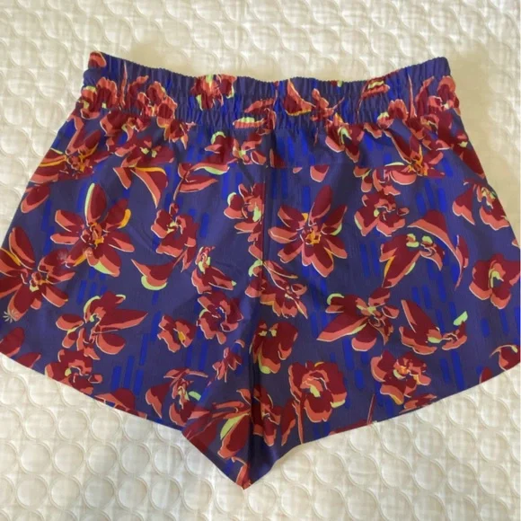 Athleta Floral Athletic Shorts - Red and Blue - Picture 3 of 12